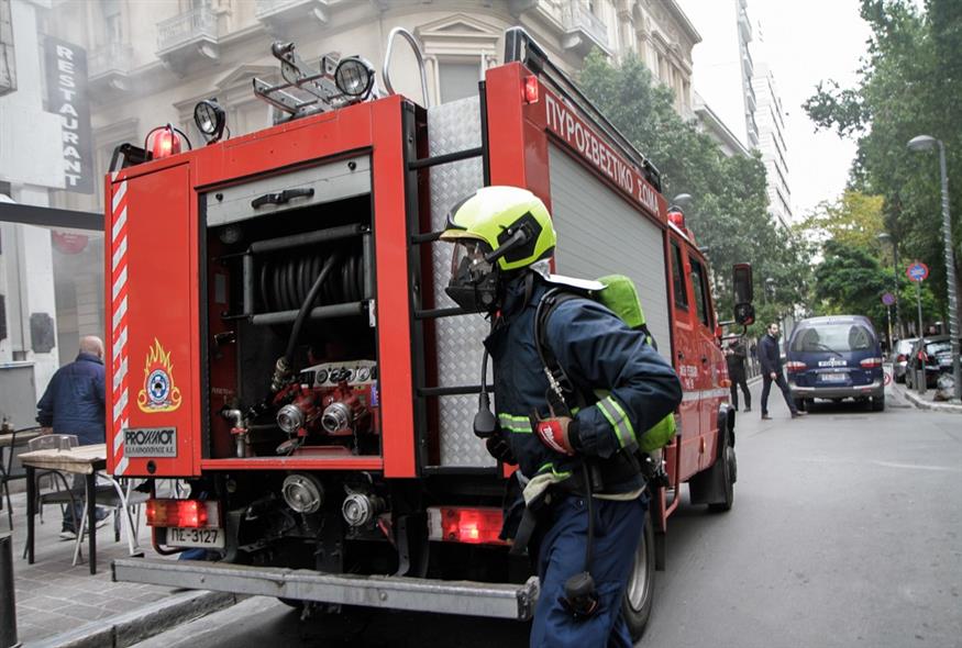 Συναγερμός στην Πυροσβεστική: Πυρκαγιά σε επιχείρηση στην Πειραιώς