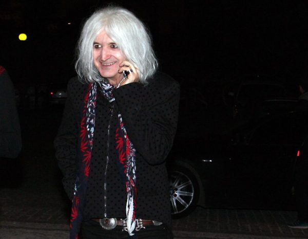 Νίκος Καρβέλας: Πήγε γήπεδο σαν ροκ σταρ και το Twitter «τρελάθηκε»