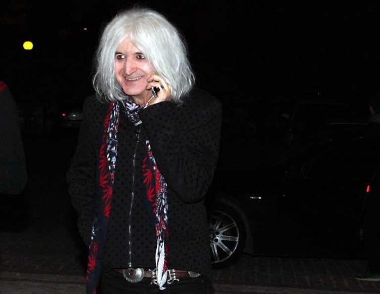 Νίκος Καρβέλας: Πήγε γήπεδο σαν ροκ σταρ και το Twitter «τρελάθηκε»