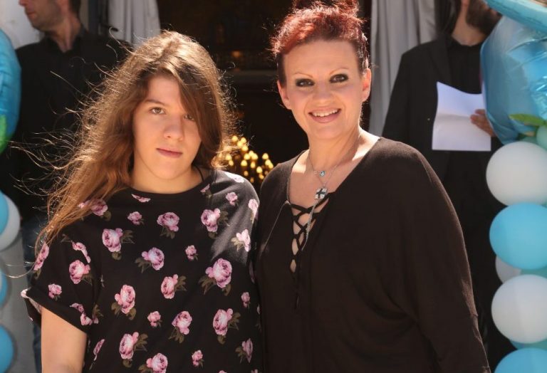 Λίλιαν Αρχοντή: Καταγγέλλει ότι η ίδια και η κόρη της έπεσαν θύματα αστυνομικής βίας