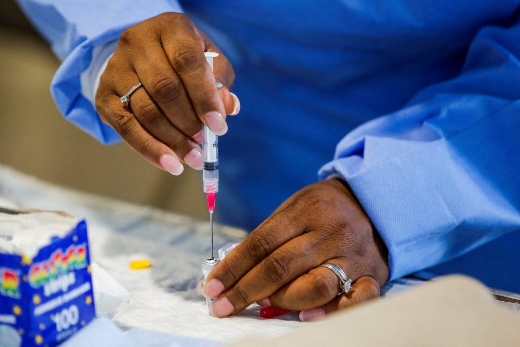 Εμβόλιο: Σπεύστε για αναμνηστικές δόσεις, συνιστά ο Άντονι Φάουτσι