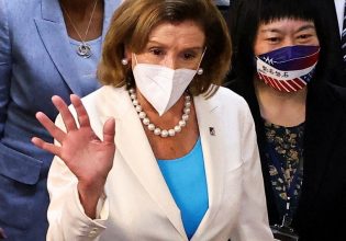 Πελόζι: Αναχώρησε από την Ταϊβάν – Η ένταση παραμένει