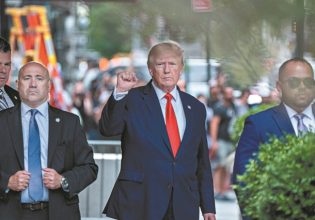 Τραμπ: Το «κυνήγι» του συσπειρώνει τους Ρεπουμπλικανούς