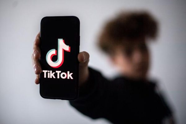 TikTok: «Μοιάζει με κοκαΐνη» – Πρόκειται για «χείμαρρο» που μπορεί να καταστρέψει το ίντερνετ, λένε αναλυτές