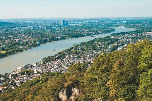 Γερμανία: Η ξηρασία «στεγνώνει» τον ποταμό Ρήνο