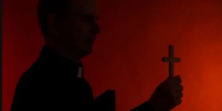 Η πίστη ως πρόσχημα