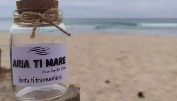 Ιταλία: Φοιτητής πουλάει ιταλική θαλασσινή αύρα και οι τουρίστες ξετρελαίνονται