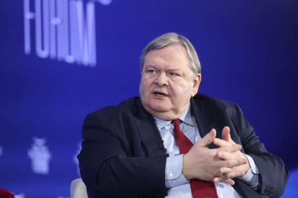 Βενιζέλος σε Μητσοτάκη: «Να σέβεται τους στοιχειώδεις κανόνες ερμηνείας του Συντάγματος»