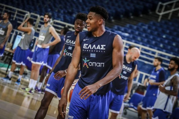 Ο Γιάννης καρφώνει και στέλνει μήνυμα για το Eurobasket
