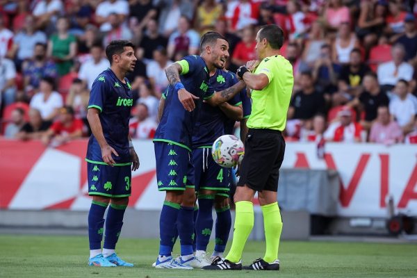 Παναθηναϊκός: Τον αδίκησε ο διαιτητής, τον καταδίκασε ο άδειος πάγκος