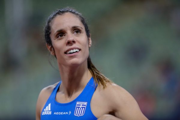 Υποδοχή με «όλε» στο ξενοδοχείο για την Στεφανίδη