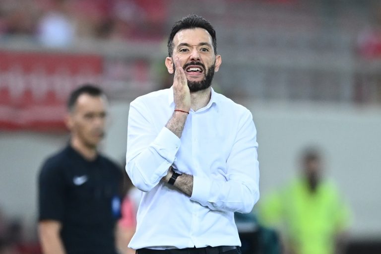 Κορμπεράν: «Θα παίξουμε επιθετικά, κάνουμε βήματα προς τη σωστή κατεύθυνση»