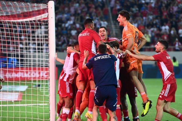 Κρατάει ζωντανή την Ελλάδα ο Ολυμπιακός