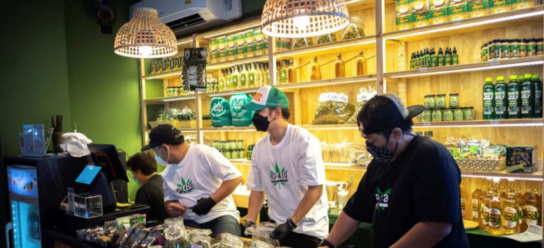 Ταϊλάνδη: Άνοιξαν τις πόρτες οι πρώτες καφετέριες κάνναβης