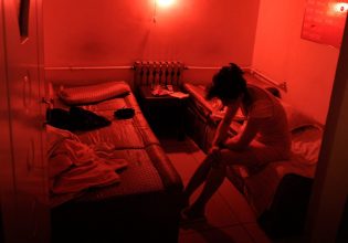 Κατεχόμενα: Τους τάζουν σπουδές και τις σπρώχνουν στην πορνεία – Πώς λειτουργεί το κύκλωμα