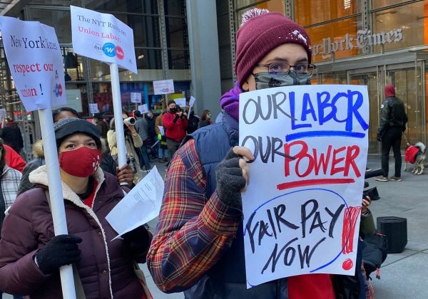 Μπέρνι Σάντερς: Ο κόσμος έχει κουραστεί να τον αγνοούν, ενώ οι πλούσιοι γίνονται πλουσιότεροι