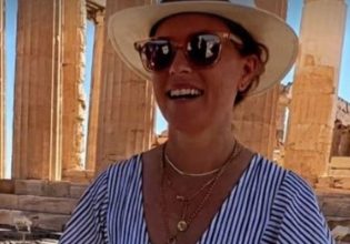 Ελίζαμπεθ Μπανκς: Στην Ακρόπολη η Χολιγουντιανή ηθοποιός – Δείτε το βίντεο