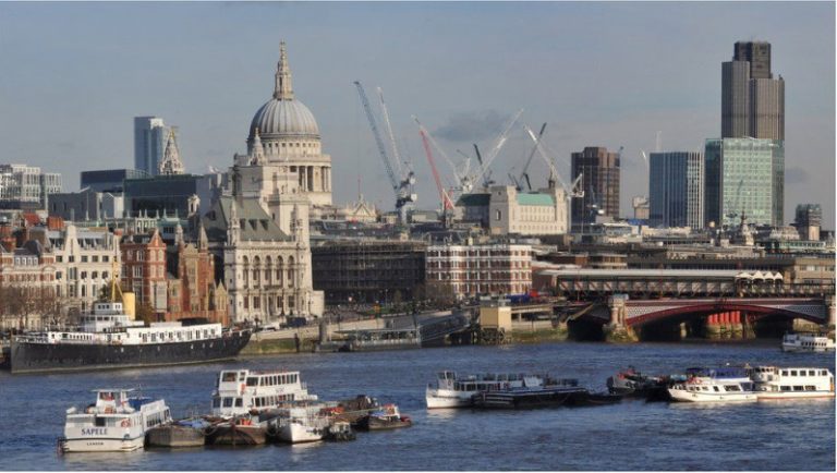 Λονδίνο: Απάτη μέσω Booking – Τουρίστες «νοίκιασαν»… ιδιωτική κατοικία εν αγνοία των ιδιοκτητών