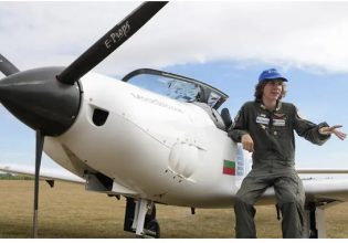 Βρετανία: Ένας 17χρονος πιλότος πέταξε σόλο γύρω από τον κόσμο