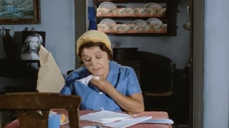 Φίνος Φιλμ: «Έχεις ξαναδεί ήλιο να καίει τόσο πολύ;» – Το ξεκαρδιστικό βίντεο  της Φίνος Φιλμ για τον καύσωνα