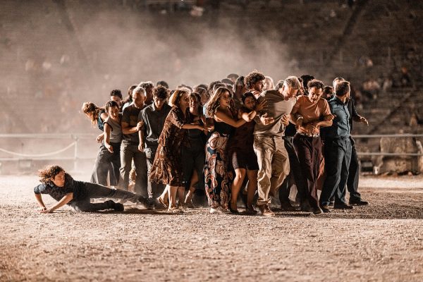 Οι «Πέρσες» του Αισχύλου σε σκηνοθεσία Καραντζά ταξιδεύουν σε Αθήνα και Θεσσαλονίκη τον Σεπτέμβρη