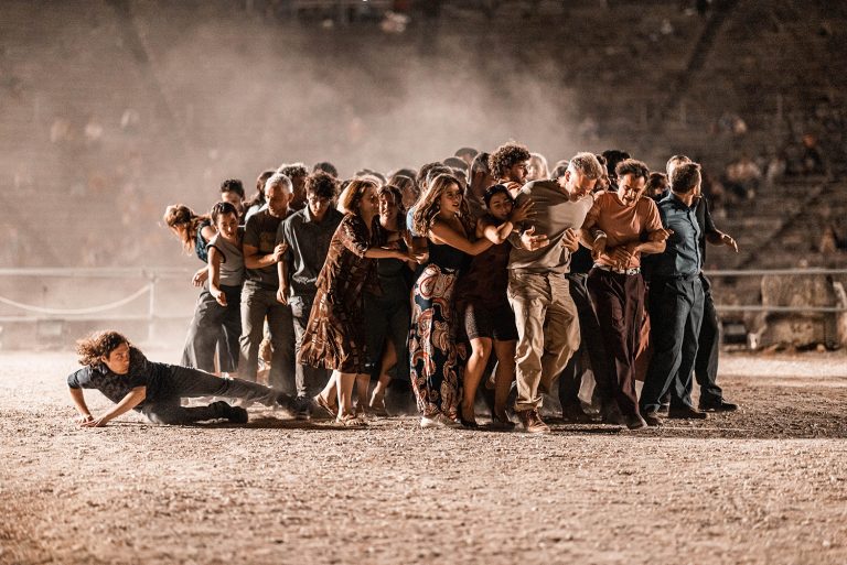 Οι «Πέρσες» του Αισχύλου σε σκηνοθεσία Καραντζά ταξιδεύουν σε Αθήνα και Θεσσαλονίκη τον Σεπτέμβρη