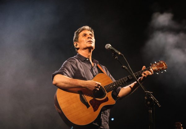 Ο Σωκράτης Μάλαμας στο θέατρο Γης για μια μεγάλη συναυλία