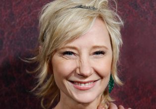 Αν Χεκ: Νεκρή η ηθοποιός, την αποσυνέδεσαν από το μηχάνημα υποστήριξης