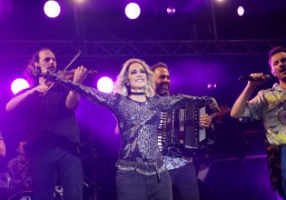 Άννα Βίσση: Γεμάτη αστέρες η μεγάλη συναυλία της στη Μύκονο – Δείτε τις φωτογραφίες