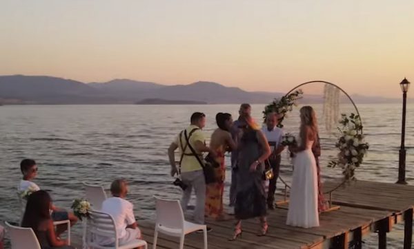 Λέσβος: Η αγάπη ένωσε μια Ρωσίδα και έναν Ουκρανό – «Κάντε έρωτα και όχι πόλεμο»