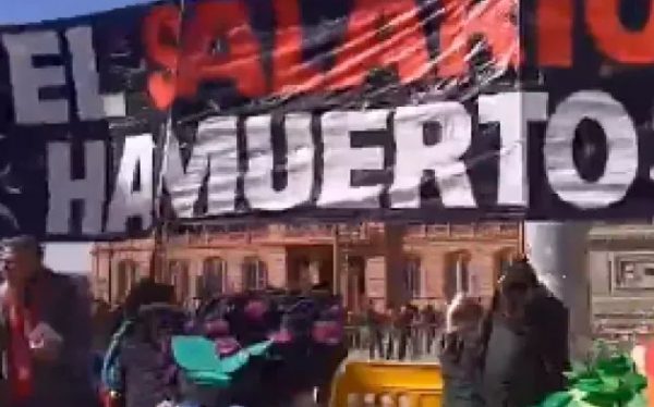 Αργεντινή: Κήδεψαν τον… κατώτατο μισθό