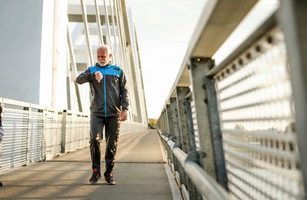 Άνοια: Ακόμα και η ήπια άσκηση δείχνει να προστατεύει τον εγκέφαλο