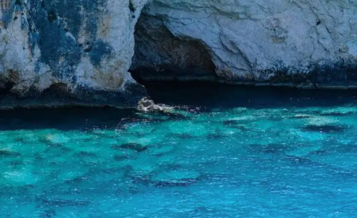 Ζάκυνθος: 48χρονη κολυμπούσε σε σπηλιά και την πλάκωσε βράχος