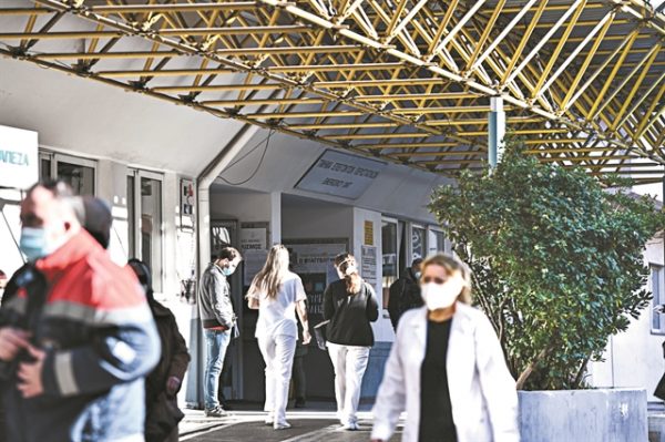 Κοροναϊός: Σε αναστολή μέχρι τον Δεκέμβριο οι ανεμβολίαστοι υγειονομικοί