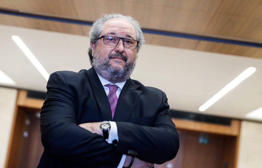 Μπόρις Μιντς: Ένας Ρώσος δισεκατομμυριούχος τολμά να βγάλει γλώσσα στον Πούτιν