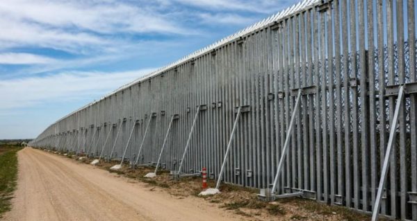 Government Council of Foreign Affairs and Defence: 80km extension of wall at Evros Greek-Turkish border