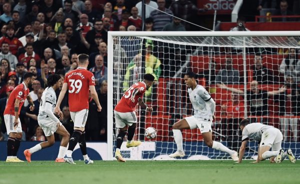 Άνοιξε το σκορ με τον Σάντσο η Γιουνάιτεντ κόντρα στη Λίβερπουλ