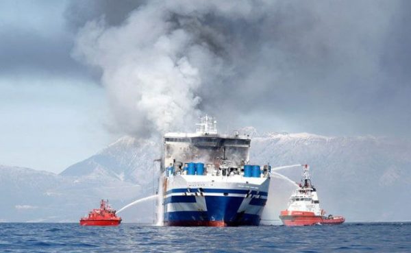 Σουηδία: Φωτιά σε πλοίο με 300 επιβαίνοντες