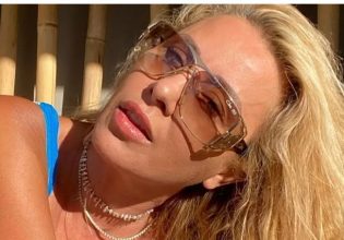 Γωγώ Μαστροκώστα: Η σπάνια βραδινή έξοδος με την πανύψηλη κόρη της, Βικτώρια Δέλλα