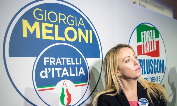 Ιταλία: Η Μελόνι διατηρεί τη «νεοφασιστική φλόγα» στο σύμβολο του FdI |  in.gr