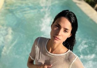 Ηλιάνα Παπαγεωργίου: Ποζάρει με διχτυωτό μπλουζάκι και… μας τα δείχνει όλα