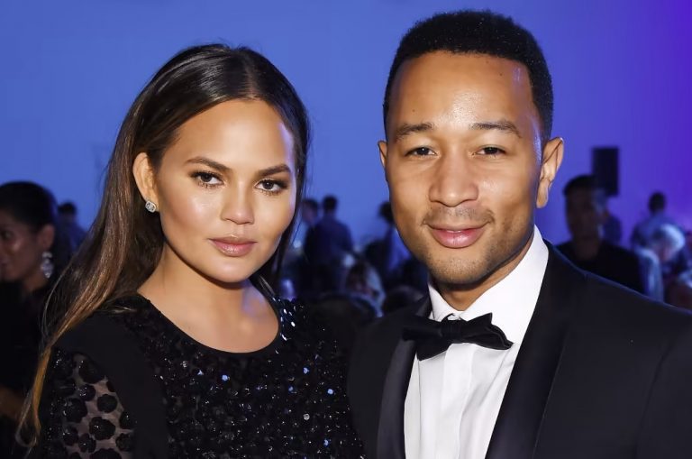 Κρίσι Τέιγκεν: Έγκυος ξανά με τον Τζον Λέτζεντ δυο χρόνια μετά την αποβολή του μωρού τους