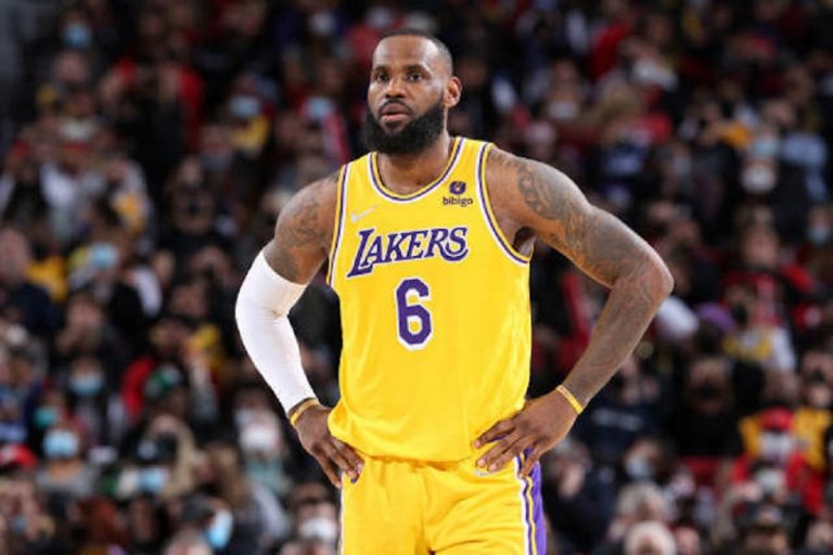 Δεν το κουνάει από τους Λέικερς ο ΛεΜπρόν: Νέο ηγεμονικό συμβόλαιο μέχρι το 2025!