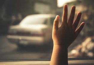 Θάνατος 9χρονης από θερμοπληξία στο Χαλάνδρι: Το κοριτσάκι ήταν στο αυτοκίνητο για ώρες