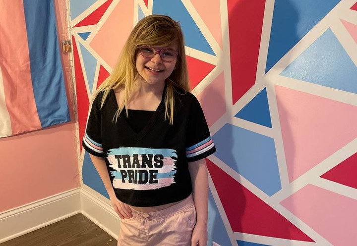 Είναι μόλις 10 χρονών, αυτοπροσδιορίζεται τρανς και μεγαλώνει με τρανς γονείς – Η Noella έχει κατακτήσει τις πασαρέλες