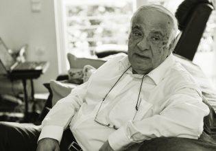 Διονύσης Σιμόπουλος: ο σπουδαίος οδηγός στο ταξίδι της γνώσης