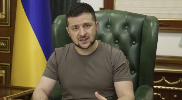 Βολοντίμιρ Ζελένσκι: Ζητά «σκληρή απάντηση» της Ευρώπης προς την Ρωσία για τον βομβαρδισμό στη Ζαπορίζια