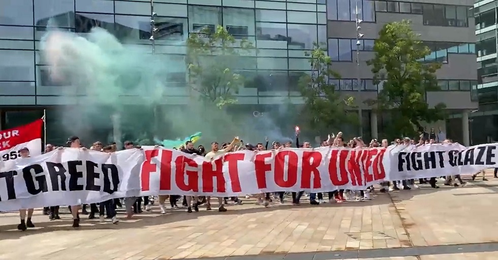Fight for united: Συγκέντρωση διαμαρτυρίας κατά των Γκλέιζερ έξω από το «Ολντ Τράφορντ»