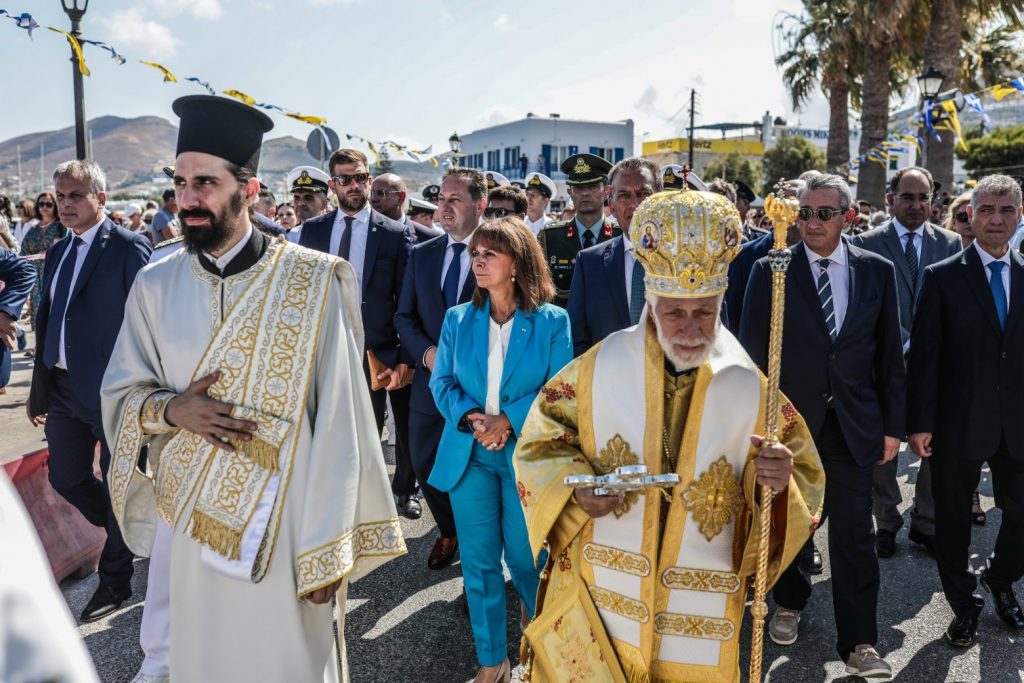 Σακελλαροπούλου από την Πάρο: Εμείς οι Έλληνες έχουμε συνδέσει την Παναγία με τη φροντίδα για τον αδύναμο