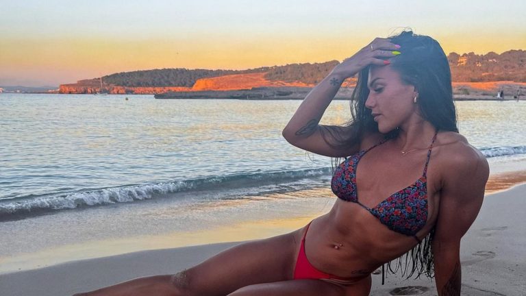 Σάντρα Λόπεζ: Η καυτή Ισπανίδα αναστατώνει τον ανδρικό πληθυσμό με τα οπίσθιά της